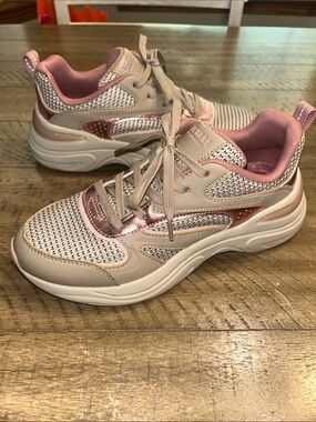 Skechers memory foam air cooled sneakers size 8